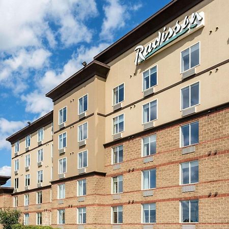 Radisson Hotel & Suites Fort Mcmurray Eksteriør billede