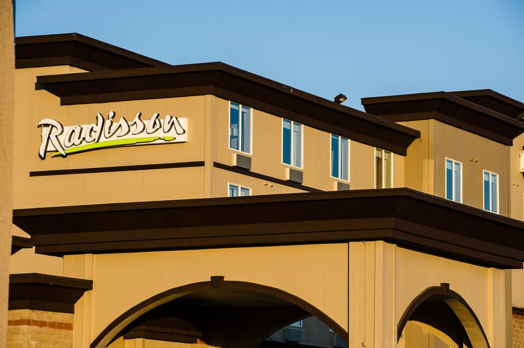 Radisson Hotel & Suites Fort Mcmurray Eksteriør billede