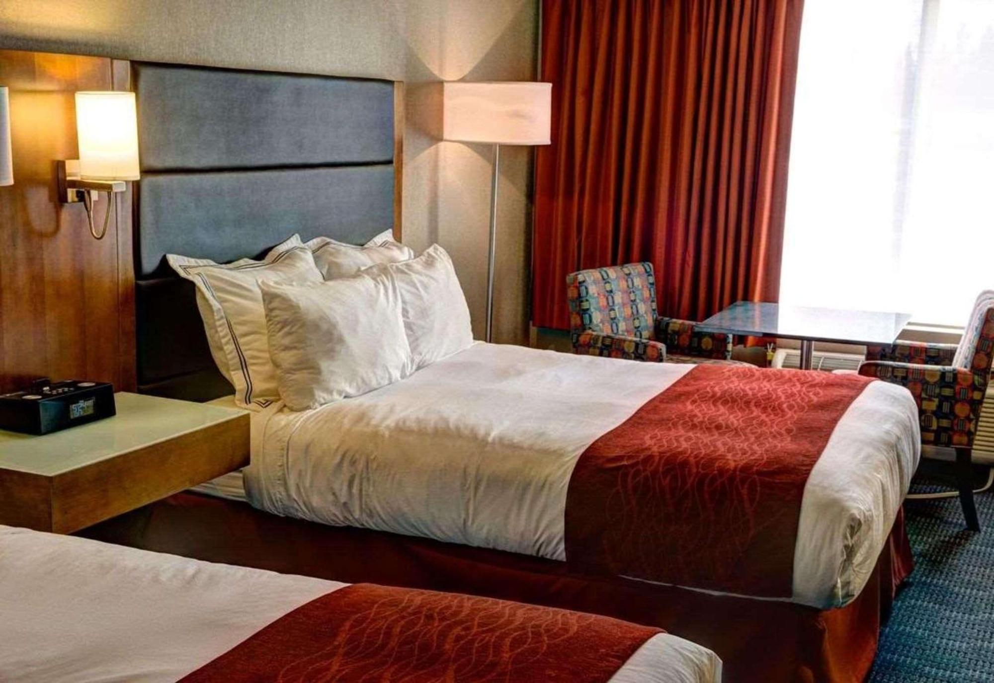 Radisson Hotel & Suites Fort Mcmurray Eksteriør billede