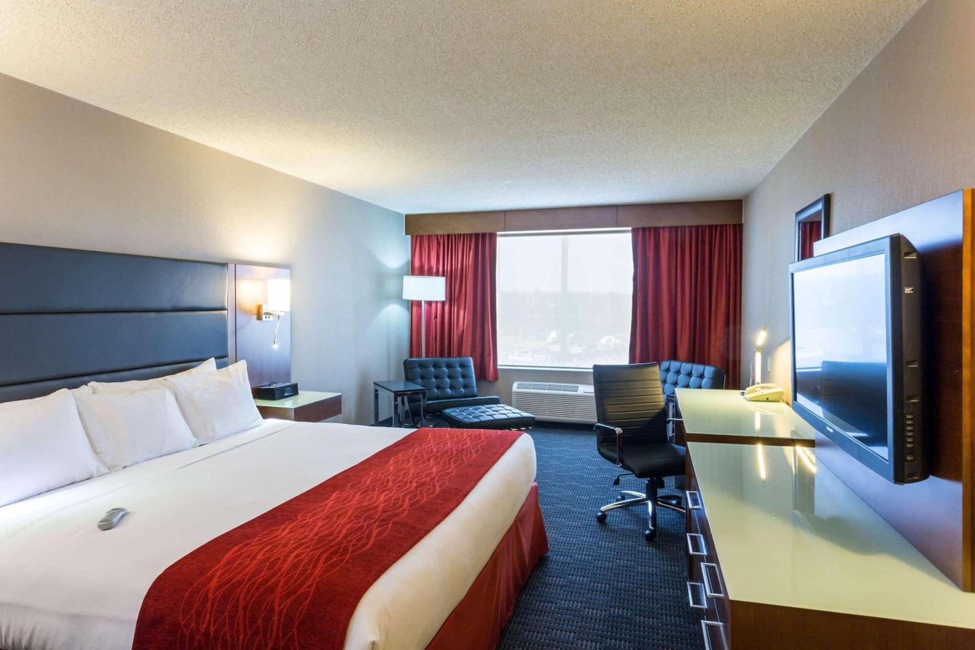 Radisson Hotel & Suites Fort Mcmurray Eksteriør billede