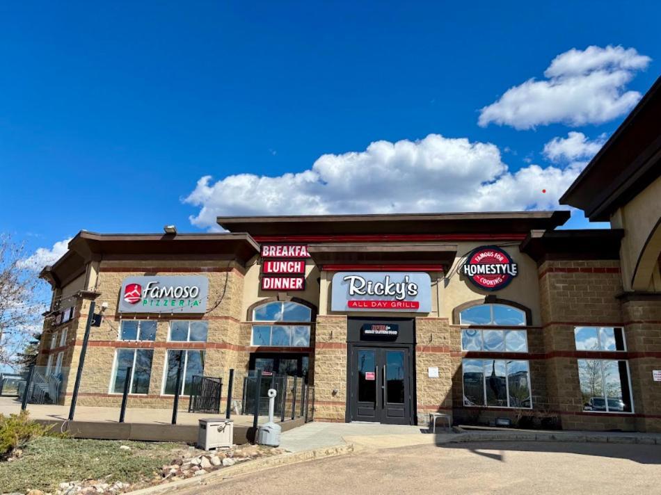 Radisson Hotel & Suites Fort Mcmurray Eksteriør billede