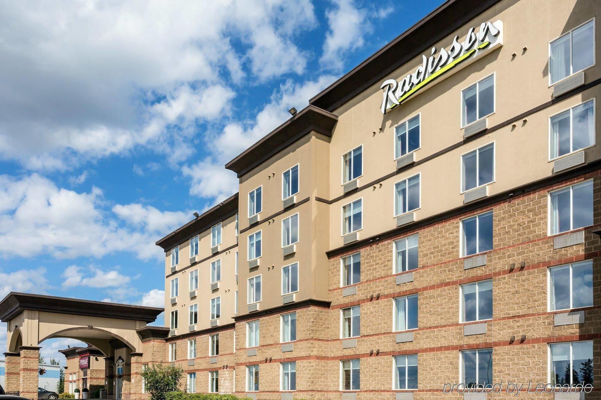 Radisson Hotel & Suites Fort Mcmurray Eksteriør billede